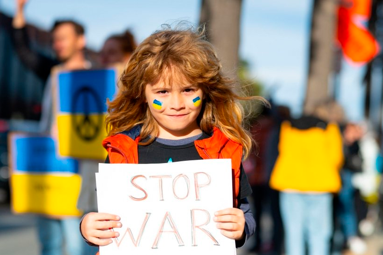 Niño contra la guerra